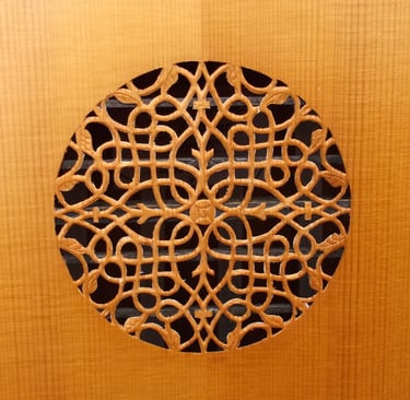 Baroque lute rose