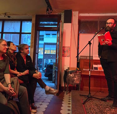 Paudrig Lee bei Box of Rain Press Release-Lesung im Club der polnischen Versager, Foto: Jayrôme C. R