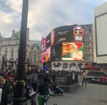 Picadilly circus Voyage Londres Toussaint 2024