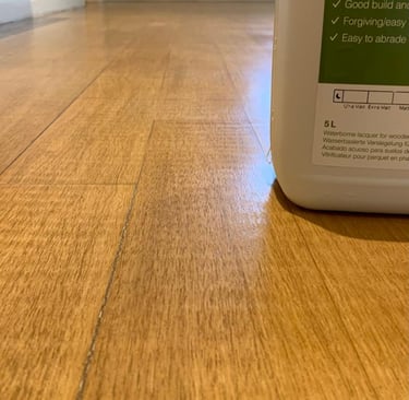Trabajamos con productos profesionales que garantizan protección, resistencia y un acabado impecable