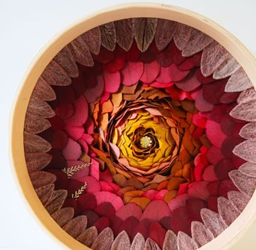 Tableau végétal composé de végétaux et fleurs stabilisées par Atelier Origine