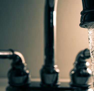 Photo by Steve Johnson: https://www.pexels.com/photo/stainless-faucet-861414/