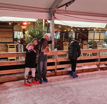 2 élèves sur la patinoire