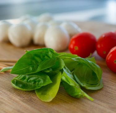 Basil, tomatoes and mozzarella cheese balls