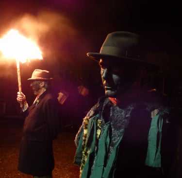 Ivy-Man-and-torch-bearer-Plough-Monday-2016