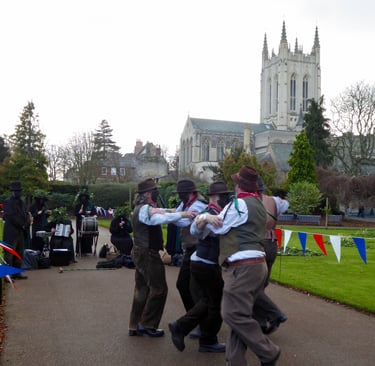 Bury-St-Edmunds-Cathedral-Gardens-2016