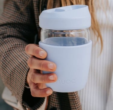 daugkartinis kavos puodelis iš stiklo