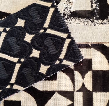 Tissu Kirby Hearts - Camengo Lonato et Omaha noir et blanc