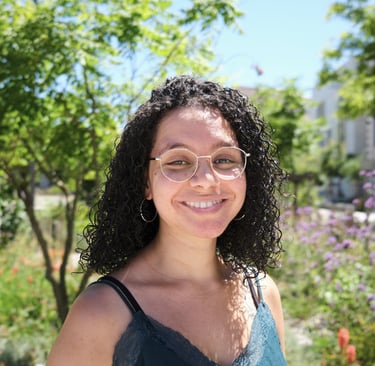 Une photo de la créatrice de English and French Au Pair Class.