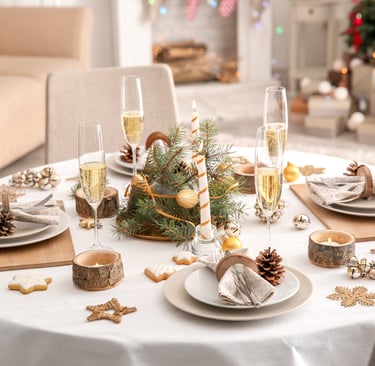 a table setting with a christmas tree stump stump stump stump christmas tree stump stump christmas