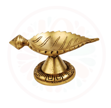 #BrassDeepak #DiyaDecoration #BrassDiya #TraditionalLighting #BrassLamp #DiwaliDecor #HomeDecor #Ind