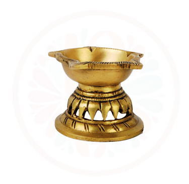 #BrassDeepak #DiyaDecoration #BrassDiya #TraditionalLighting #BrassLamp #DiwaliDecor #HomeDecor #Ind