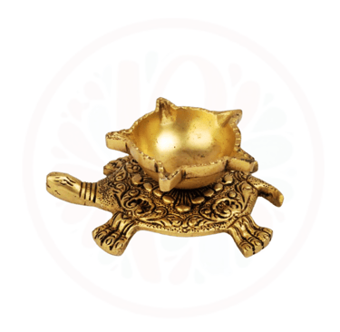 #BrassDeepak #DiyaDecoration #BrassDiya #TraditionalLighting #BrassLamp #DiwaliDecor #HomeDecor #Ind