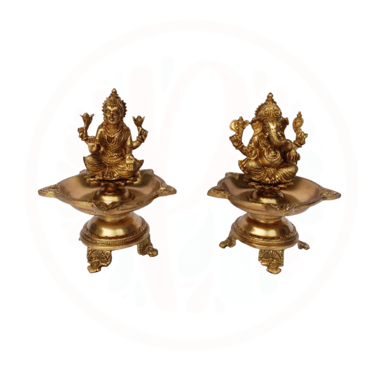 #BrassLamp #IlluminateYourSpace #TimelessElegance #SpiritualDecor #HomeDecor #TraditionalCraftsmansh