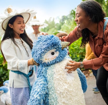 Merry Menagerie (Animal Kingdom) - blue and white puppet bird