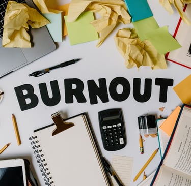 bureau en désordre burn out