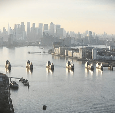 a Thames Barrier é um dos equipamentos que fortalecem a resiliência de Londres