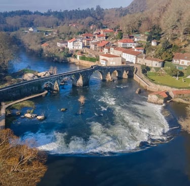Puente Ponte Maceira río naturaleza cascadas ambiente bucólico sol fabuloso
