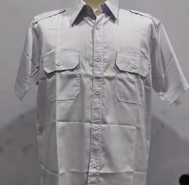White short-sleeved formal work shirt with two chest pockets displayed on a mannequin torso.