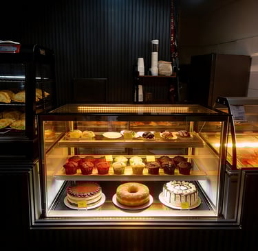 En nuestra cafeteria puedes encontrar gran variedad de productos como mufin, donas, pizzas etc