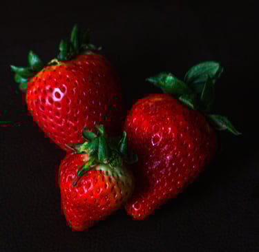 Red: Pasión, Energía, Deseo, Amor; Es un color que acelera el pulso y atrae la mirada.