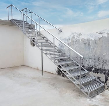 Κατασκευή Μεταλλικής Σκάλας απο τη META METAL Σαντορίνη