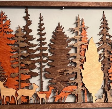 3D-Holzwandbild aus fünf gelaserten Schichten, Größe 30 × 28 cm. Detailreiches, warmes Naturdesign, 