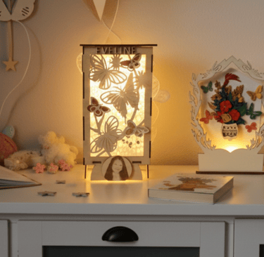 Lichtvolle Momente. Einzigartige Fotolampen aus Schweizer Handarbeit, die Wärme und Liebe schenken.