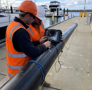 Ultrasonic testing of carbon fibre yacht mast