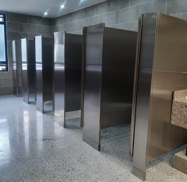 divisores de baño en acero inoxidable - bañoaño publico