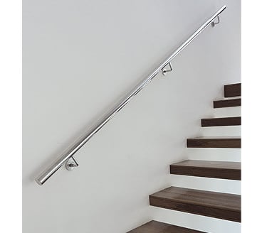 pasamanos en acero inox instalada en escalera