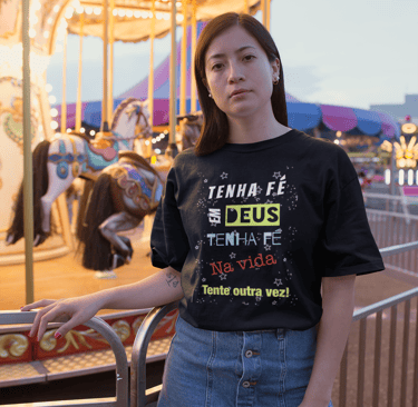 Oversized preta Tenha fé em Deus, Tenha fé na vida em algodão premium.