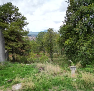 Venta de dos terrenos juntos 10x22.5 metros con servicios en Villas del Sol Pátzcuaro