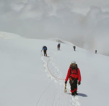 Glacier mountaineering in the Himalayas with NOLS