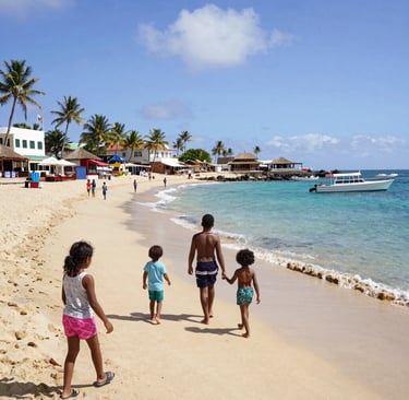 Kinderen wandelen langs een tropisch strand met turquoise water en palmbomen op Kaapverdië.