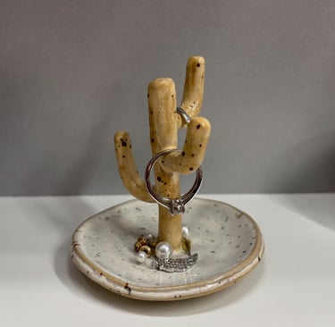 Handgemachte Töpferdeko Ringhalter von Erdenwerk by Sophia aus Oppenweiler