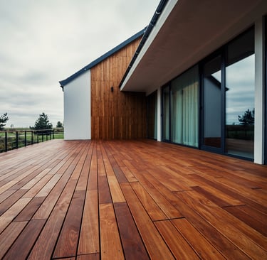 Bangkirai mediena. Terasa. 