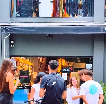 galera jovem em Itamambuca