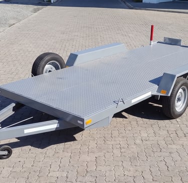 Remolque/Trailer para el transporte de vehiculos que necesitan traslados o auxilios automotriz.