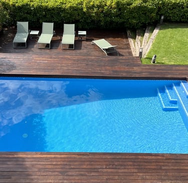 Lijado y aplicación de aceite de teca en tarima