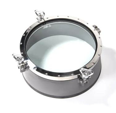 Algemeen aanzicht van onze 450mm patrijspoort met rvs ouvrant en stalen conische ring