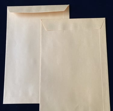 Peel and seal paper envelopes