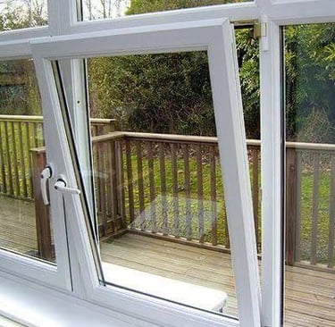 ventana de pvc  abierta vidrio acustico crital doble 