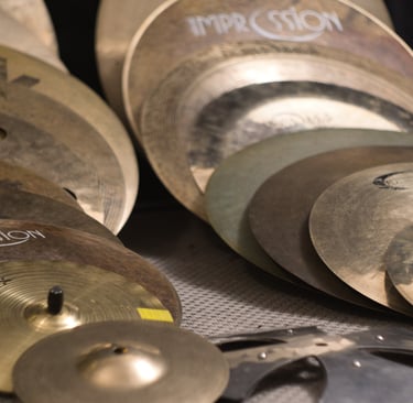 Platos seleccionados para grabaciones de batería con sonido artesanal.