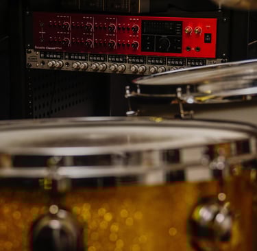 Estudio de grabación baterías con sistema Cubase y 16 pistas.