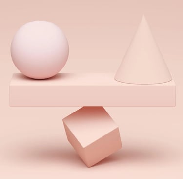 Formes géométriques posées en équilibre sur une structure inclinée, dans une composition minimaliste.