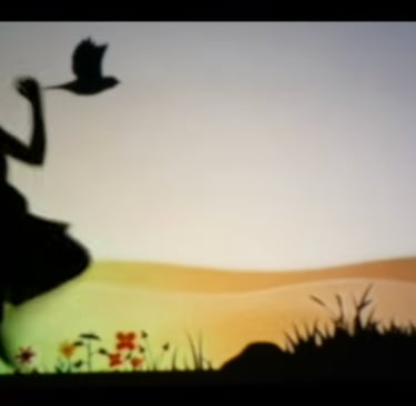 une petite fille se promène, ombres chinoises, elle apprécie ce qu'elle voit autour d'elle - spectacle musical enfant