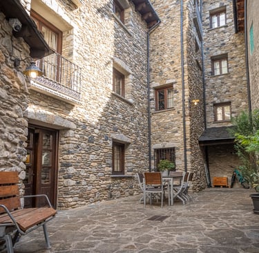 Patio exterior Casa rural Posets Benasque by Pichuana