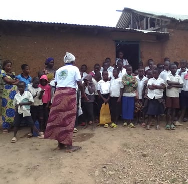 Sensibilisation des élèves sur l'amour du prochain dans une école de Lopa