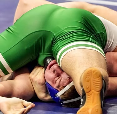 Luchador atrapado en una llave de wrestling